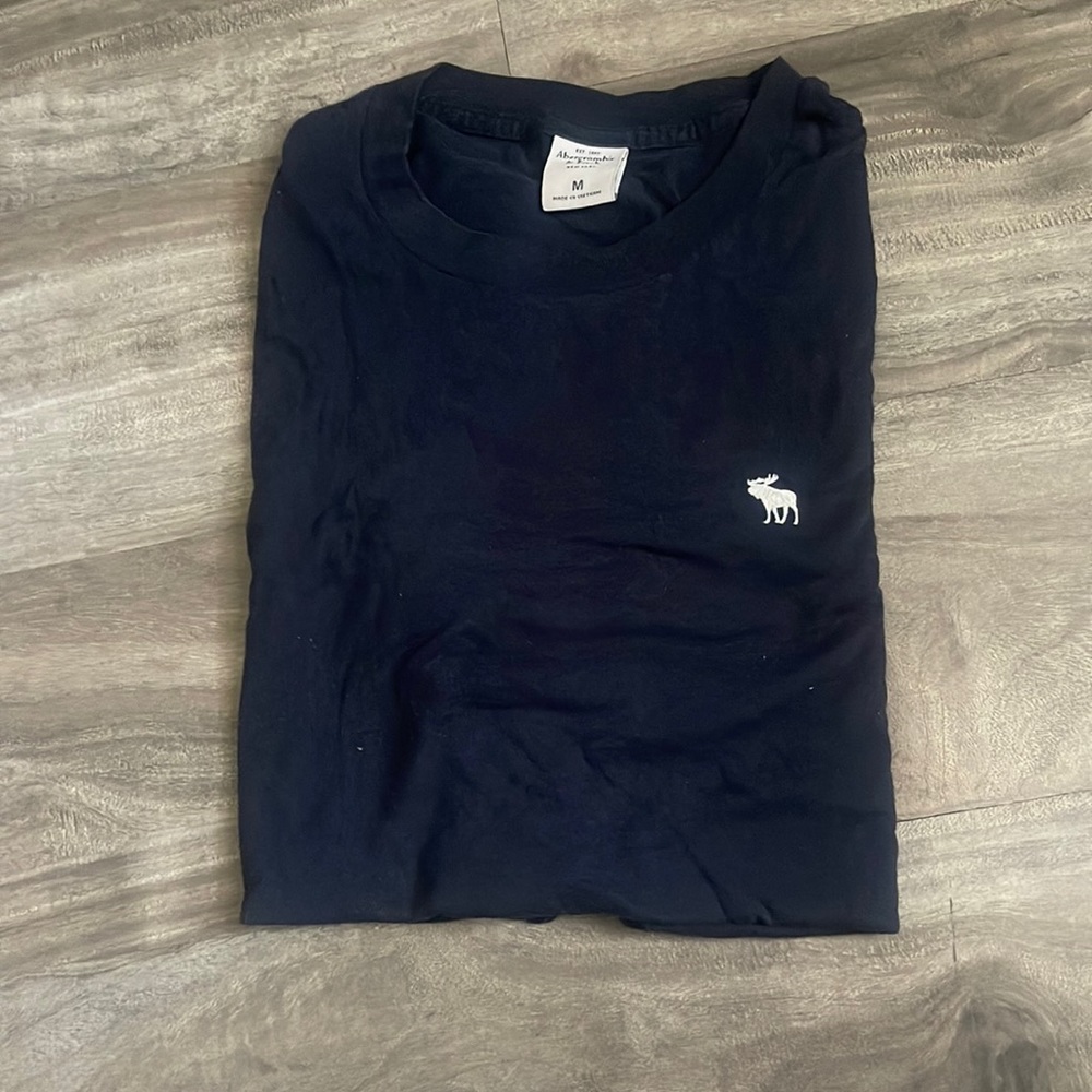 Abercrombie & Fitch tshirt